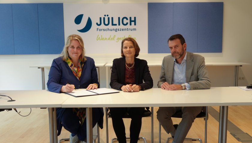 UT and Forschungszentrum Jülich sign historic Memorandum of Understanding