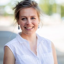 Dr Miriam Oostinga