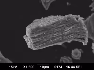 Two-dimensional MnO2 nanomaterials