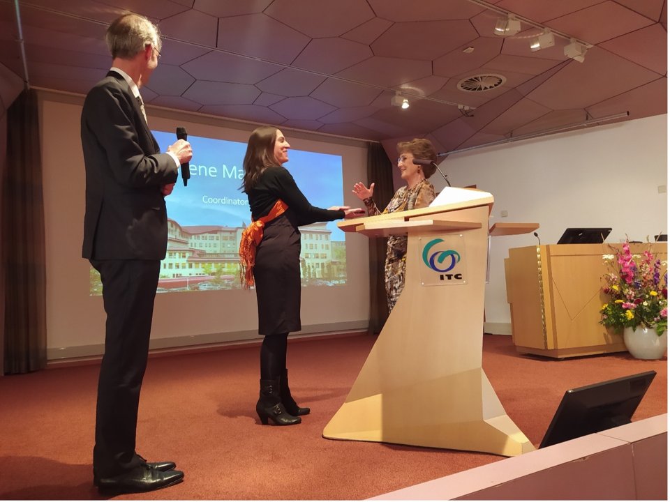 H.R.H. Princess Margriet pressing the red button together with Dr Irene Manzella, coordinator of the Centre, for the official launch